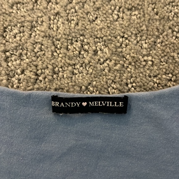 Women’s blue Brandy Melville cropped tee - Picture 2 of 4